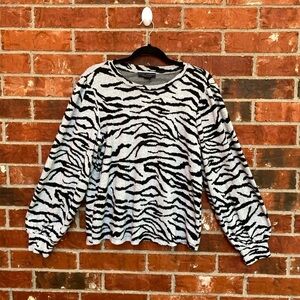 Social Standard Sanctuary Womens Large Gray Animal Printed Sweater